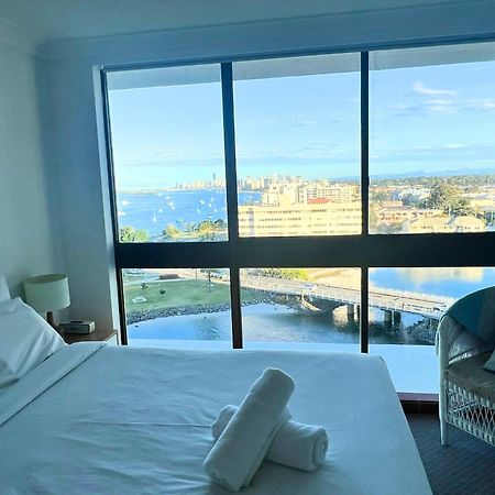 Broadwater Shores Waterfront Apartments Gold Coast Buitenkant foto