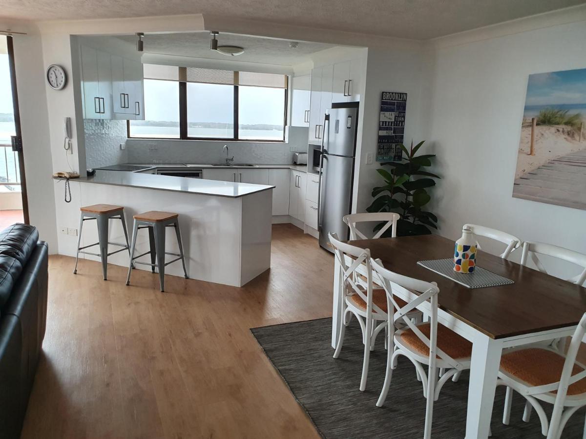 Broadwater Shores Waterfront Apartments Gold Coast Buitenkant foto
