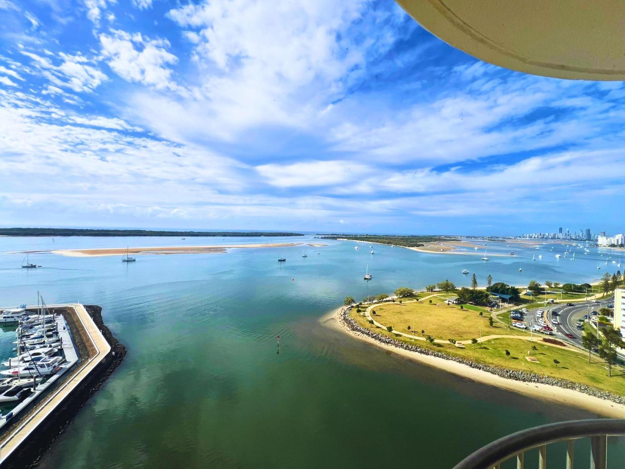 Broadwater Shores Waterfront Apartments Gold Coast Buitenkant foto