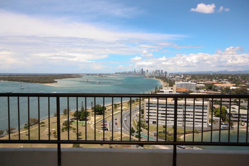 Broadwater Shores Waterfront Apartments Gold Coast Buitenkant foto